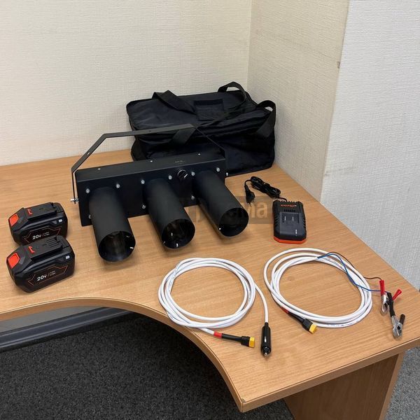 LT-TRL-135W-A+-860-2-12-32 Прожектор пошуковий трипроменевий з акумуляторами (LT-TRL-135W-2-12-32) LT-TRL-135W-2-12-32 фото